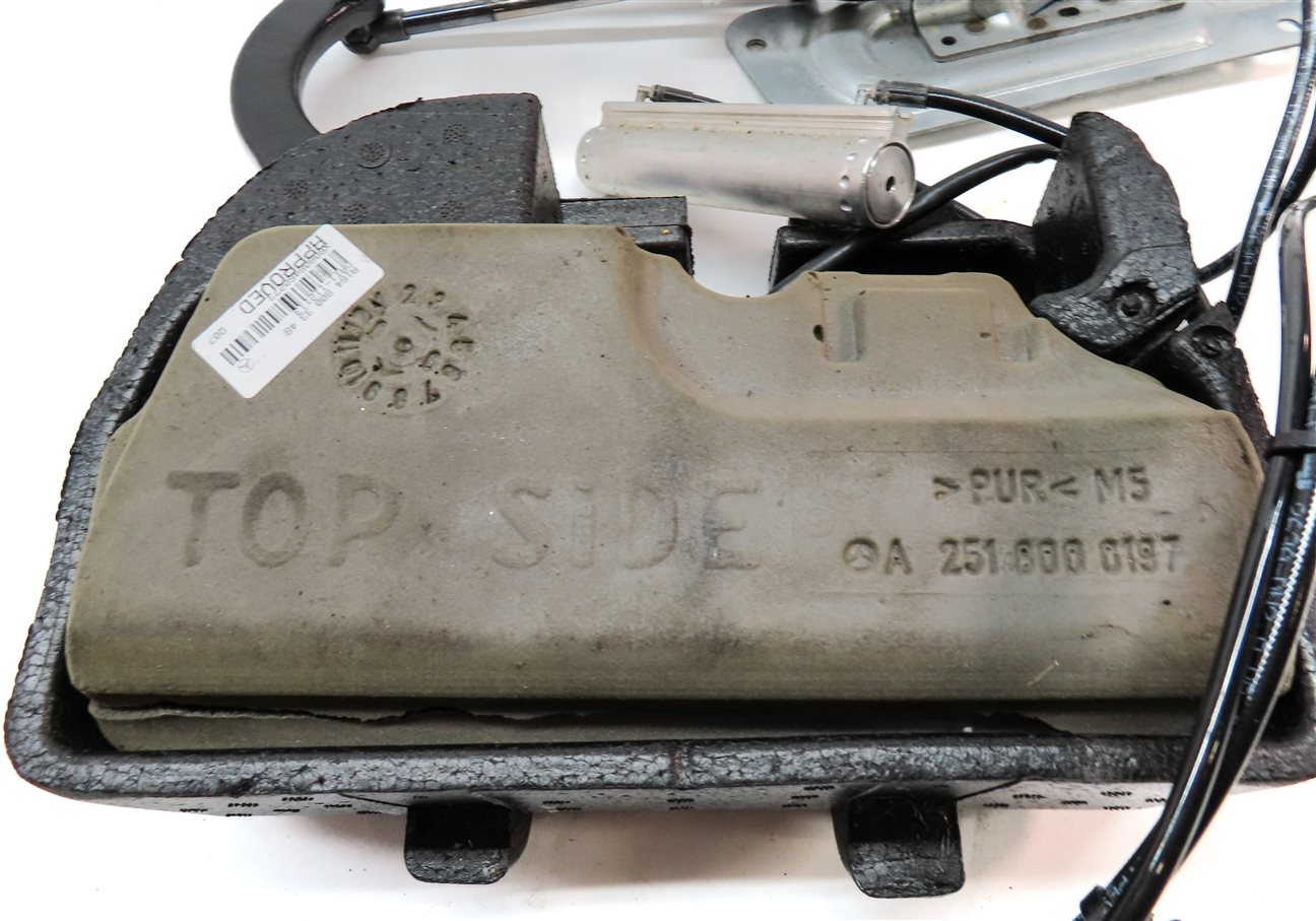 Thumbnail 5: 07-09 GL320 GL450 GL550 (X164) REAR HATCH CARGO TRUNK DOOR HYDRAULIC PUMP w/ RAM