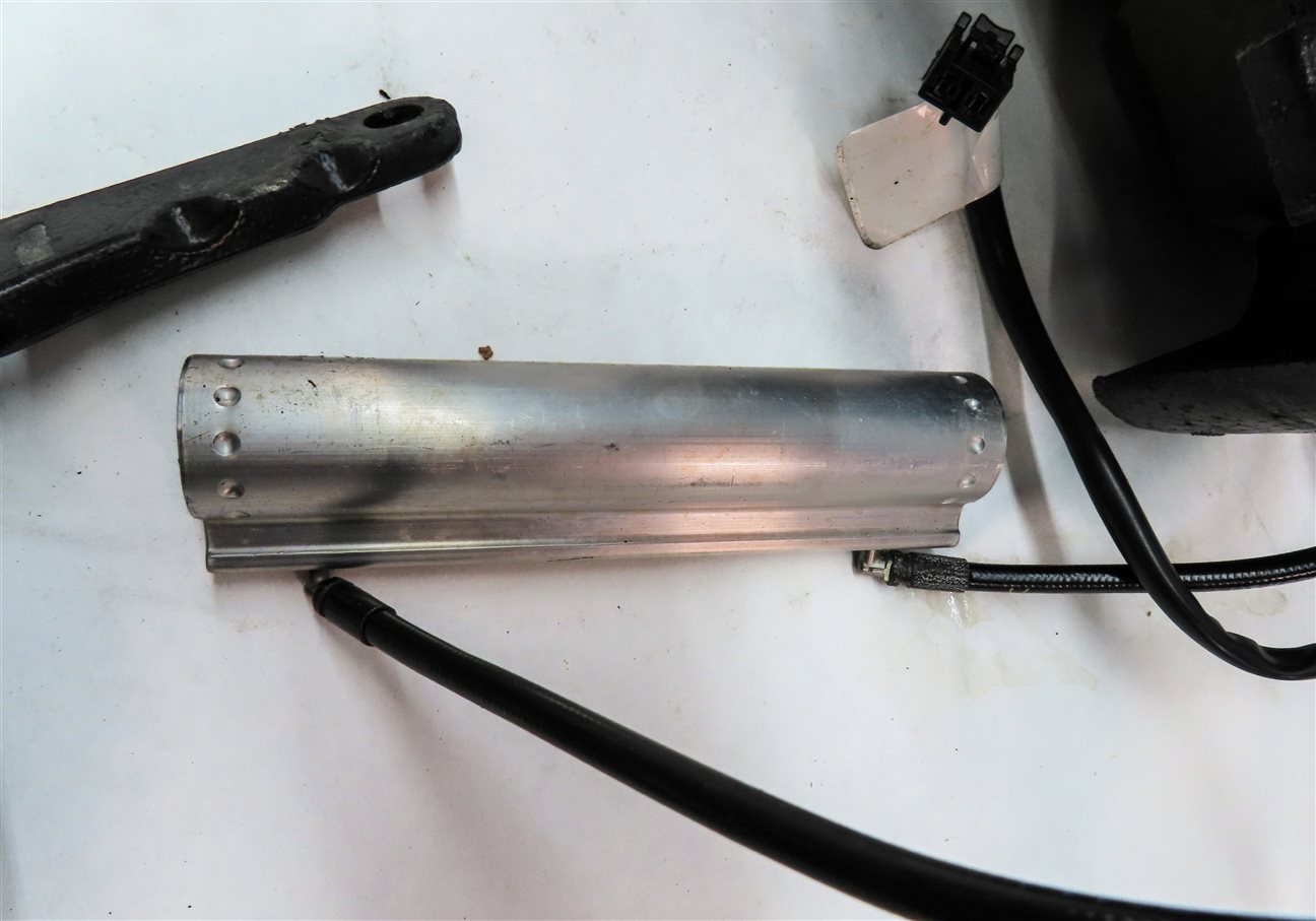 Thumbnail 7: 07-09 GL320 GL450 GL550 (X164) REAR HATCH CARGO TRUNK DOOR HYDRAULIC PUMP w/ RAM