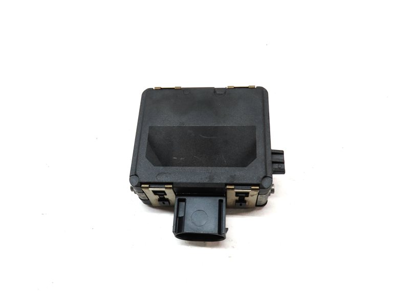 Thumbnail 5: 17-19 AUDI A4 A5 S5 RS5 B9 C8 REAR RIGHT BLIND SPOT RADAR SENSOR MODULE (MASTER)