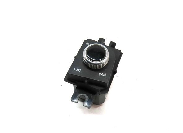 Thumbnail 1: 2017-2019 AUDI A4 ALLROAD (B9 8W) RADIO STEREO MEDIA VOLUME TRACK KNOB SWITCH