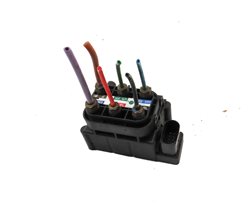 Thumbnail 2: 2012 AUDI A8 (D4 4H) AIR RIDE SUSPENSION COMPRESSOR VALVE BLOCK