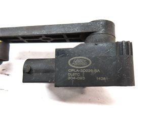 Thumbnail 5: 2015 LAND RANGE ROVER SPORT (L494) REAR RIGHT SUSPENSION HEIGHT LEVEL SENSOR