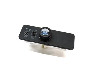 Thumbnail 1: 2015 LAND RANGE ROVER SPORT (L494) AUX IN JACK w/USB PANEL