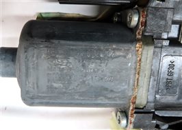 Thumbnail 8: 2013-2019 RANGE ROVER (L405) LEFT FRONT DRIVER DOOR WINDOW REGULATOR w/ MOTOR