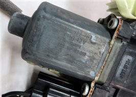 Thumbnail 8: 13-19 RANGE ROVER (L405) RIGHT FRONT PASSENGER DOOR WINDOW REGULATOR w/ MOTOR