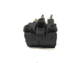 Thumbnail 5: 2016 LAND RANGE ROVER (L405) REAR AIR RIDE SUSPENSION CONTROL VALVE BLOCK