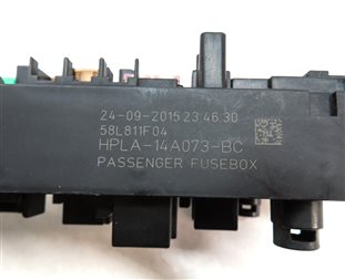 Thumbnail 5: 2016 LAND RANGE ROVER (L405) FRONT RIGHT PASSENGER FUSE CONTROL PANEL BOX