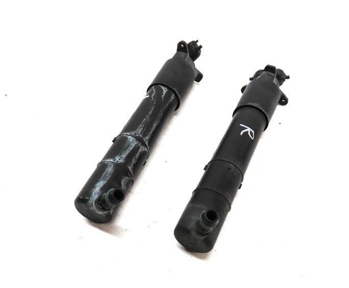 09 PORSCHE CAYENNE (957) FRONT LEFT & RIGHT HEADLIGHT WASHER SPRAY NOZZLE SET/2