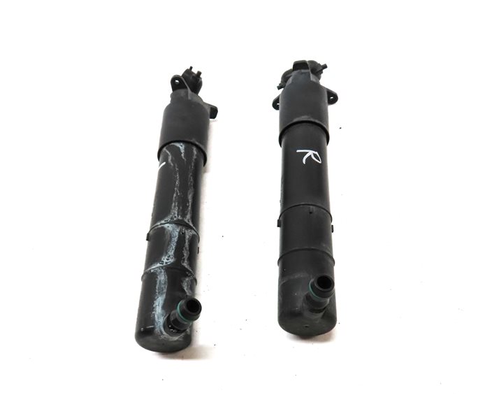Thumbnail 2: 09 PORSCHE CAYENNE (957) FRONT LEFT & RIGHT HEADLIGHT WASHER SPRAY NOZZLE SET/2