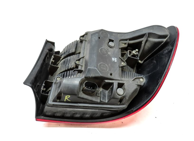 Thumbnail 5: 2008-2010 PORSCHE CAYENNE (957) RIGHT PASSENGER REAR TAILLIGHT BRAKE LIGHT LAMP