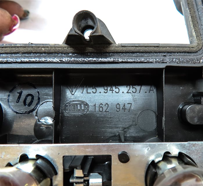 Thumbnail 7: 2009 PORSCHE CAYENNE (957) REAR LEFT DRIVER TAILLIGHT BULB SOCKET BOARD ASSEMBLY