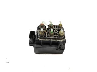 Thumbnail 2: 2012 MERCEDES GL450 (X164) 4.6L (M278) AIR SUSPENSION VALVE CONTROL BLOCK