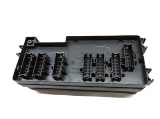 Thumbnail 4: 2012 MERCEDES GL450 (X164) REAR TRUNK HATCH TAILGATE RELAY FUSE BOX PANEL