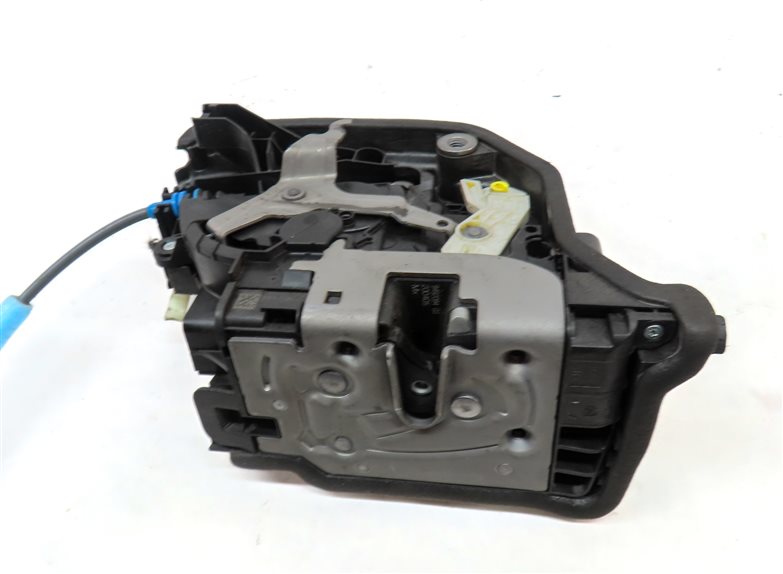 Thumbnail 4: 2018-2023 BMW X3 X4 (G01 G02) FRONT RIGHT PASSENGER DOOR LOCK LATCH ACTUATOR