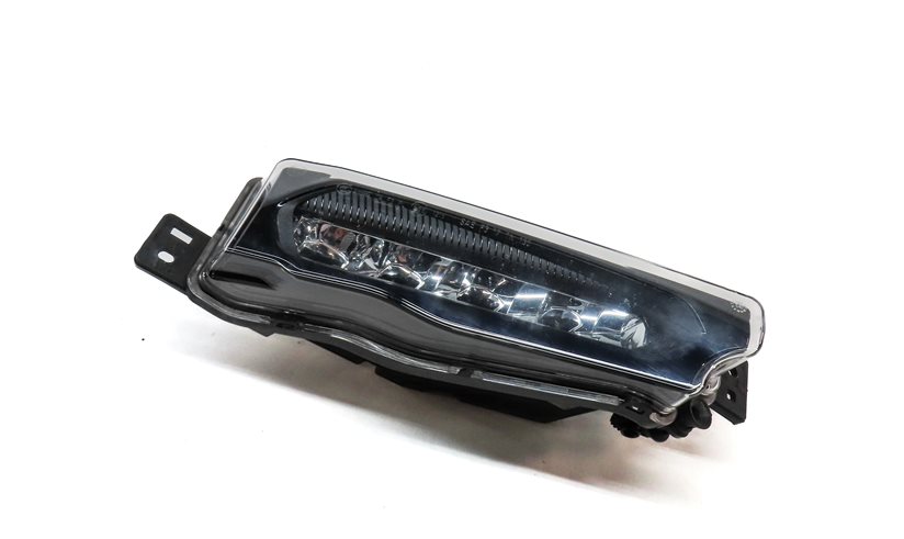 20-21 BMW X3 X4 (G01 G02) FRONT RIGHT PASSENGER FOGLIGHT FOG LIGHT DRL (LED)