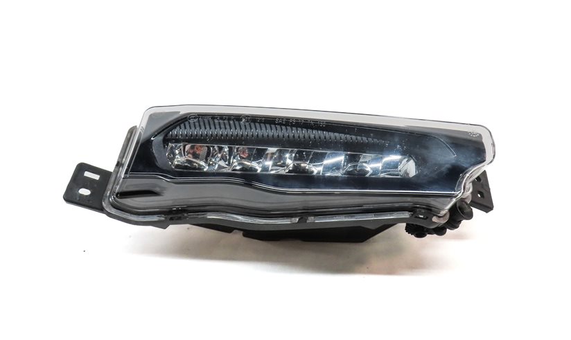 Thumbnail 2: 20-21 BMW X3 X4 (G01 G02) FRONT RIGHT PASSENGER FOGLIGHT FOG LIGHT DRL (LED)