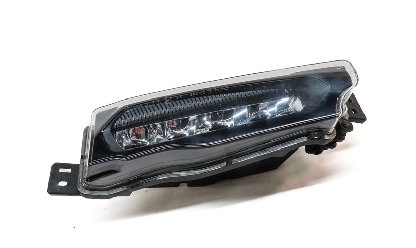 Thumbnail 3: 20-21 BMW X3 X4 (G01 G02) FRONT RIGHT PASSENGER FOGLIGHT FOG LIGHT DRL (LED)