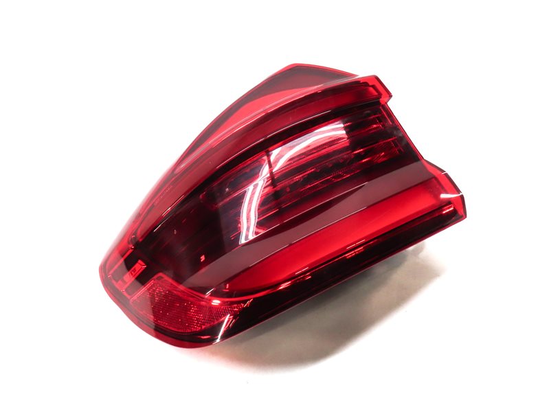 Thumbnail 4: 18-21 BMW X3 (G01) REAR LEFT DRIVER OUTER TAILLIGHT (FOR w/ ADAPTIVE HEADLIGHTS)