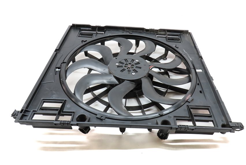 Thumbnail 4: 2020-2023 BMW X3 (G01) 2.0L TURBO ENGINE 600 WATT COOLING RADIATOR FAN & SHROUD