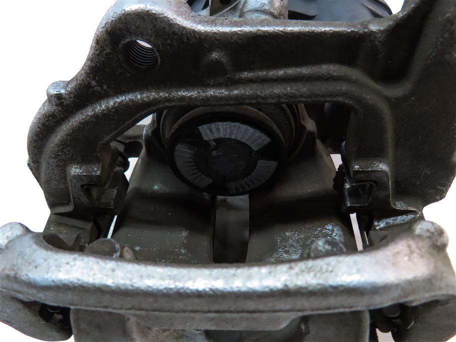 Thumbnail 7: 2018-2023 BMW X3 X4 (G01 G02) REAR LEFT BRAKE CALIPER w/ E-BRAKE ACTUATOR MOTOR