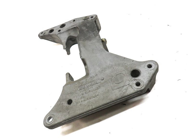 Thumbnail 3: 2020 BMW X3 (G01) 2.0L TURBO (B46D) ENGINE TRANSMISSION CROSSMEMBER BRACKET