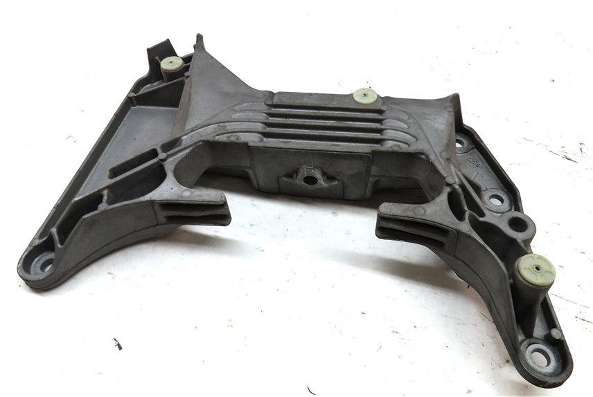 Thumbnail 7: 2020 BMW X3 (G01) 2.0L TURBO (B46D) ENGINE TRANSMISSION CROSSMEMBER BRACKET