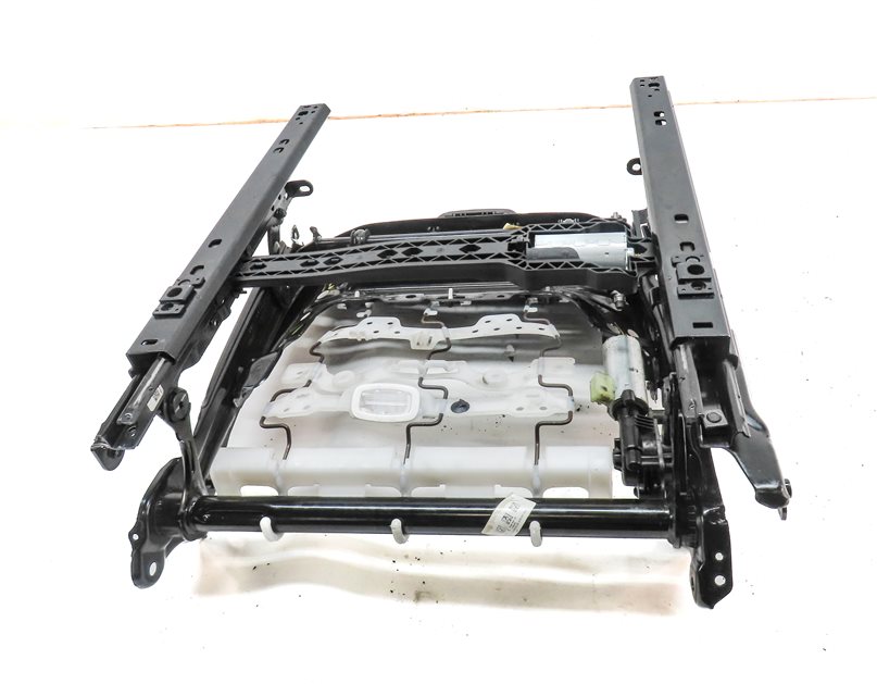 Thumbnail 6: 2018-2023 BMW X3 X4 (G01 G02) FRONT LEFT DRIVER SEAT TRACK w/ ADJUST MOTORS