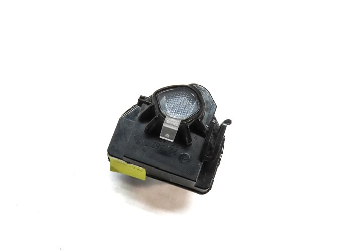 Thumbnail 3: 2020 BMW X3 (G01) FRONT RIGHT PASSENGER INTERIOR CARPET COURTESY LIGHT LAMP