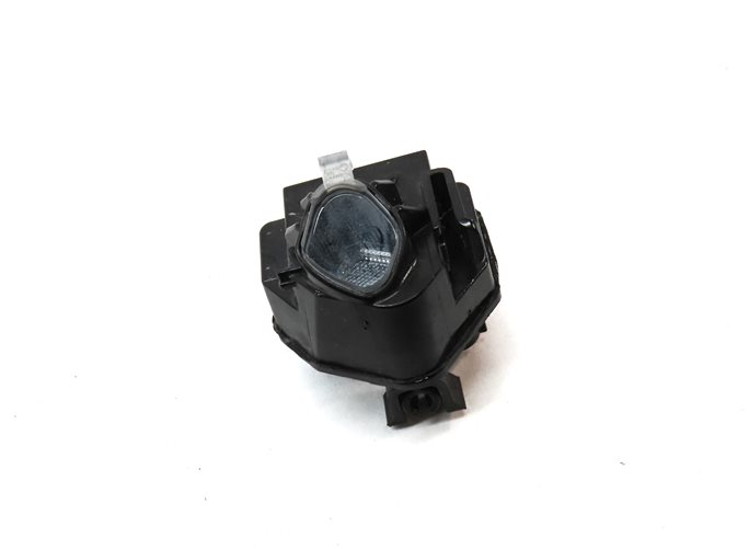 Thumbnail 3: 2020 BMW X3 (G01) FRONT LEFT DRIVER INTERIOR CARPET COURTESY LIGHT LAMP