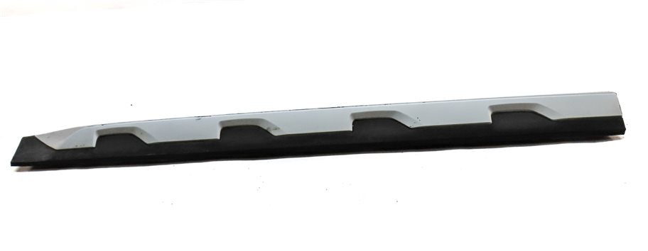 Thumbnail 2: 2020 BMW X3 (G01) FRONT LEFT DRIVER LOWER DOOR MOULDING TRIM PANEL