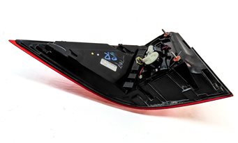 Thumbnail 5: 12-15 MERCEDES ML-CLASS (W166) REAR RIGHT PASSENGER LED TAILLIGHT BRAKE LIGHT