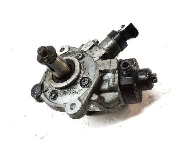 Thumbnail 3: 2014-2017 BMW 328i X3 (F25 F30) 2.0L N47T DIESEL ENGINE FUEL INJECTION PUMP