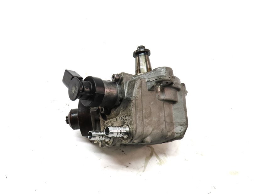 Thumbnail 6: 2014-2017 BMW 328i X3 (F25 F30) 2.0L N47T DIESEL ENGINE FUEL INJECTION PUMP