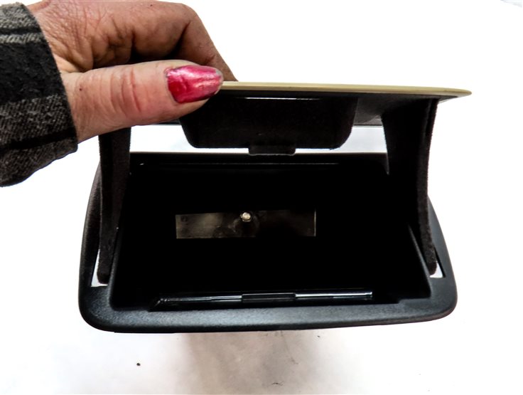 Thumbnail 8: 2014 BMW 328D (F30) FRONT LEFT DRIVER DASH STORAGE BIN COMPARMENT (BEIGE)