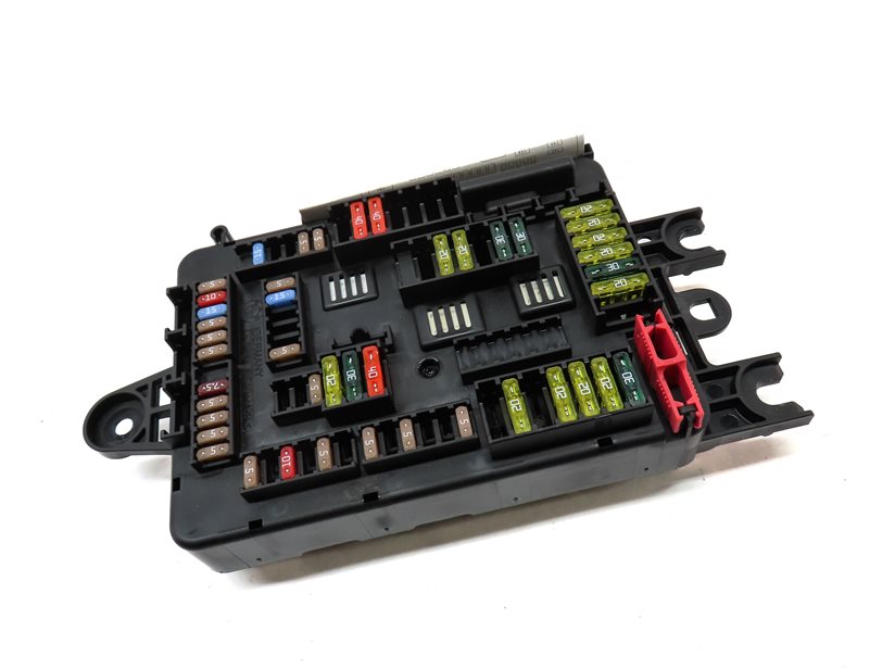 Thumbnail 3: 2014 BMW 328D (F30) REAR TRUNK HATCH POWER DISTRIBUTION JUNCTION FUSE BOX