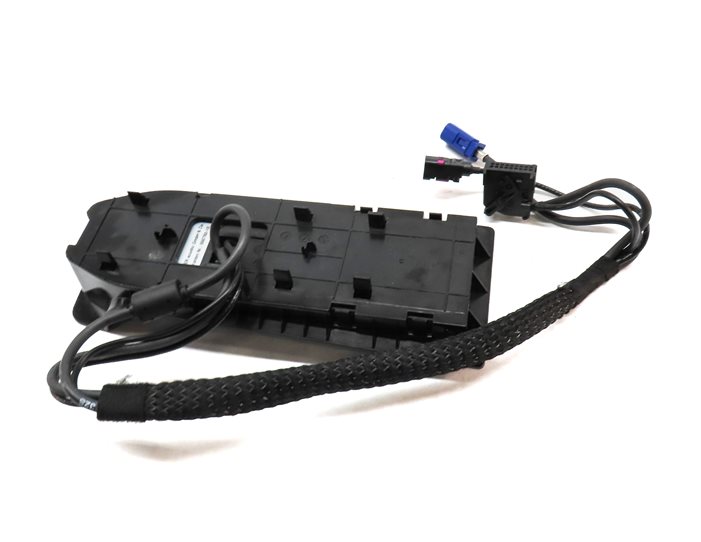 Thumbnail 4: 2014 BMW 328D (F30) FRONT CENTER CONSOLE SNAP IN CELL PHONE CRADLE CHARGER