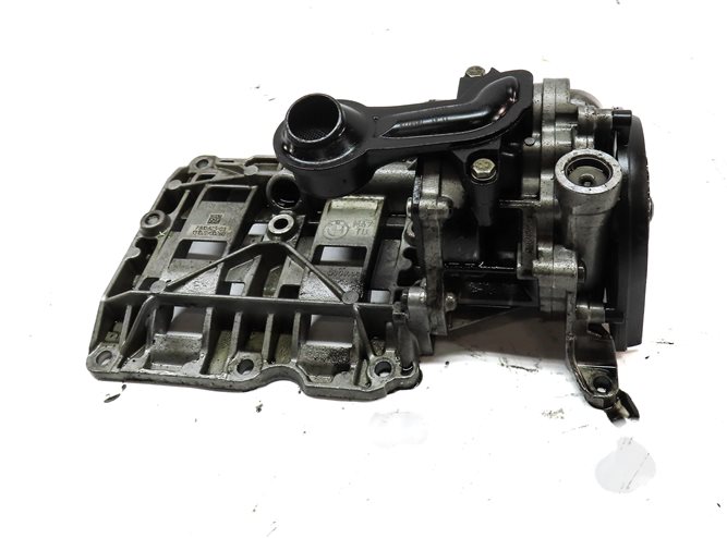 Thumbnail 2: 2014 BMW 328D (F30) 2.0L TURBO DIESEL (N47T) ENGINE MOTOR OIL PUMP w/BAFFLE TRAY