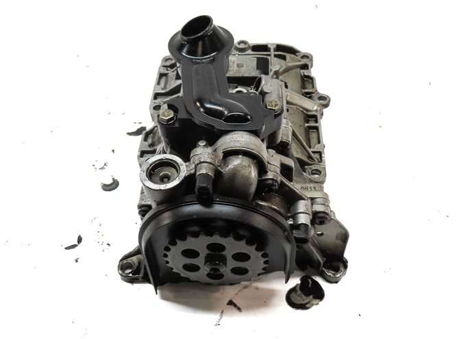 Thumbnail 4: 2014 BMW 328D (F30) 2.0L TURBO DIESEL (N47T) ENGINE MOTOR OIL PUMP w/BAFFLE TRAY