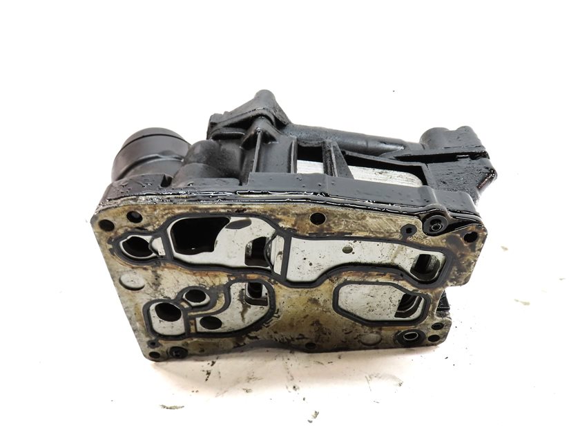 Thumbnail 7: 2014 BMW 328D (F30) 2.0L TURBO DIESEL (N47T) ENGINE MOTOR OIL FILTER HOUSING