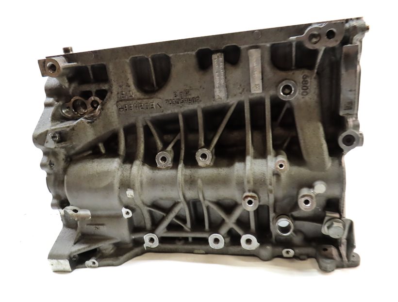 Thumbnail 5: 14-18 BMW 328i X3 (F25 F30) 2.0L MOTOR N47T DIESEL ENGINE BARE CYLINDER BLOCK
