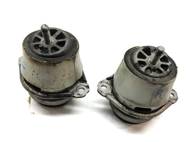 Thumbnail 1: 2013 PORSCHE CAYENNE (958) 3.6L (M55) LEFT & RIGHT ENGINE MOTOR MOUNT SET/2