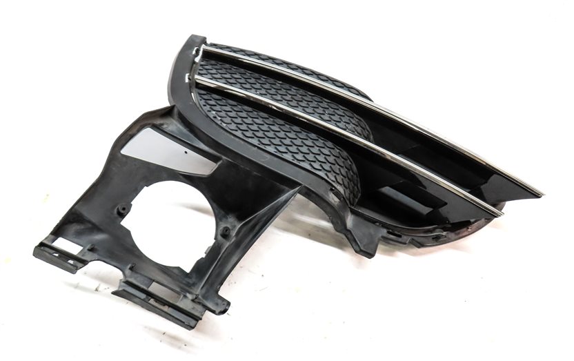 2011-2014 PORSCHE CAYENNE S (958) RIGHT FRONT PASSENGER LOWER BUMPER GRILLE TRIM