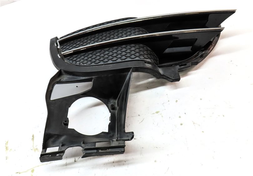 Thumbnail 3: 2011-2014 PORSCHE CAYENNE S (958) RIGHT FRONT PASSENGER LOWER BUMPER GRILLE TRIM