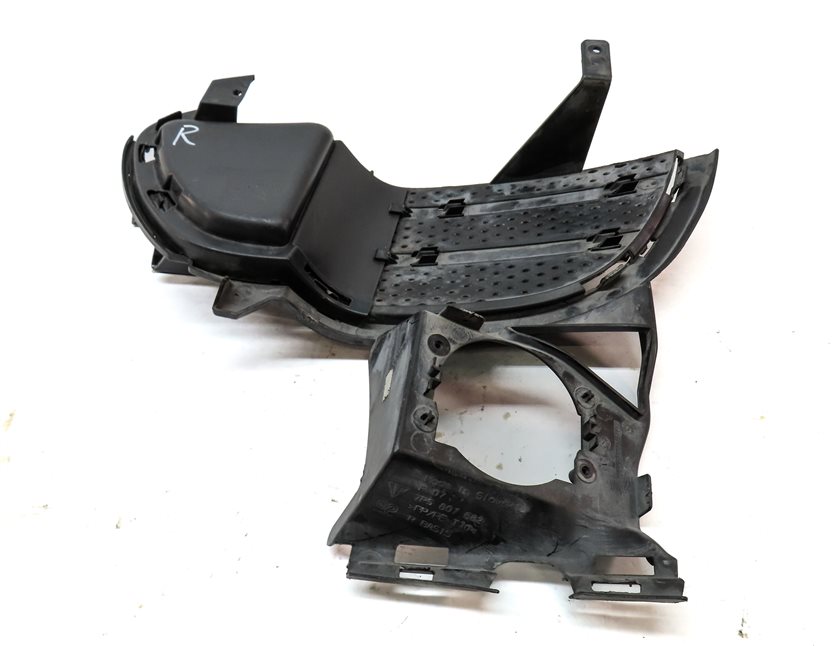 Thumbnail 5: 2011-2014 PORSCHE CAYENNE S (958) RIGHT FRONT PASSENGER LOWER BUMPER GRILLE TRIM