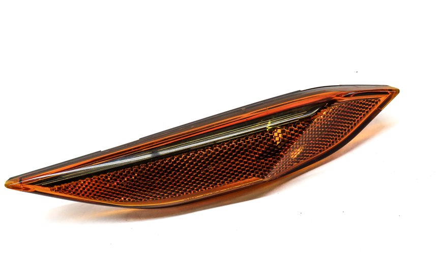 Thumbnail 3: 2013 PORSCHE CAYENNE (958) FRONT LEFT DRIVER FENDER SIDE MARKER LIGHT HOUSING