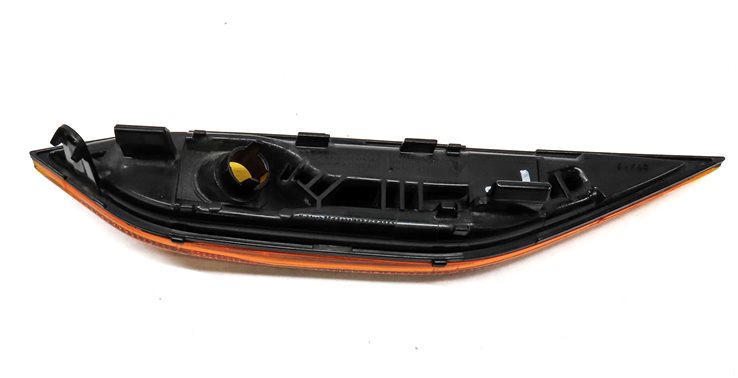 Thumbnail 4: 2013 PORSCHE CAYENNE (958) FRONT LEFT DRIVER FENDER SIDE MARKER LIGHT HOUSING