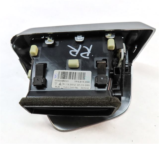 Thumbnail 5: 2013 PORSCHE CAYENNE (958) REAR HEAT AIR AC HVAC VENT (BLACK)