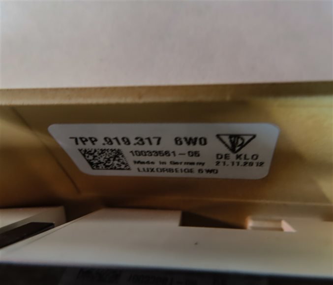 Thumbnail 8: 2013 PORSCHE CAYENNE (958) FRONT OVERHEAD DOME LIGHT LAMP w/SWITCHES (BEIGE)