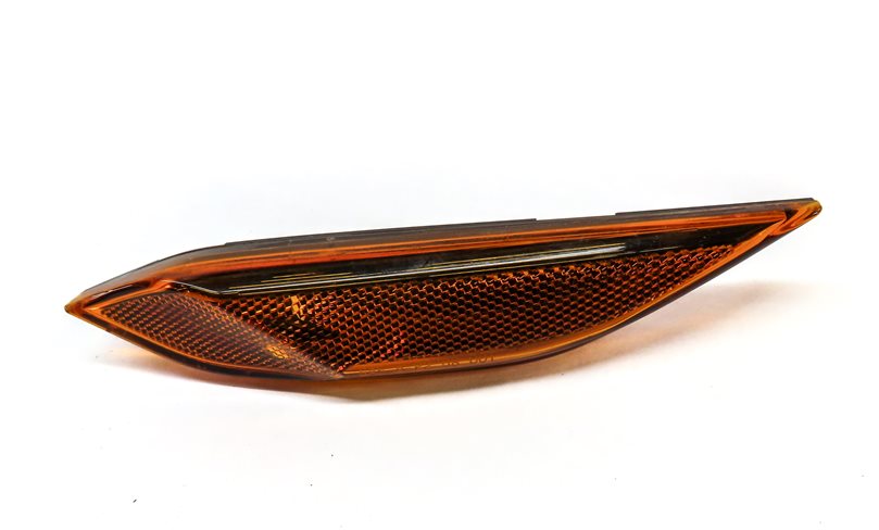 Thumbnail 2: 13 PORSCHE CAYENNE (958) FRONT RIGHT PASSENGER FENDER SIDE MARKER LIGHT HOUSING