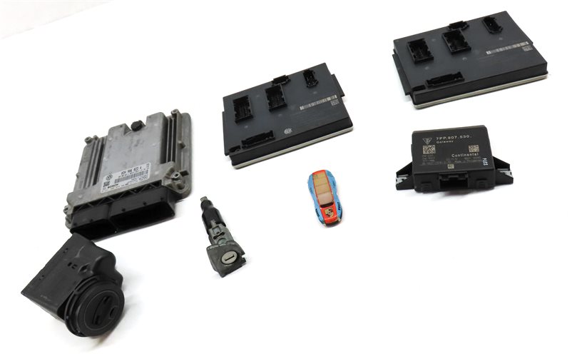 Thumbnail 3: 2011-2018 PORSCHE CAYENNE (958) 3.6L ENGINE ECM BCM IMMOBILIZER MODULE KEY SET